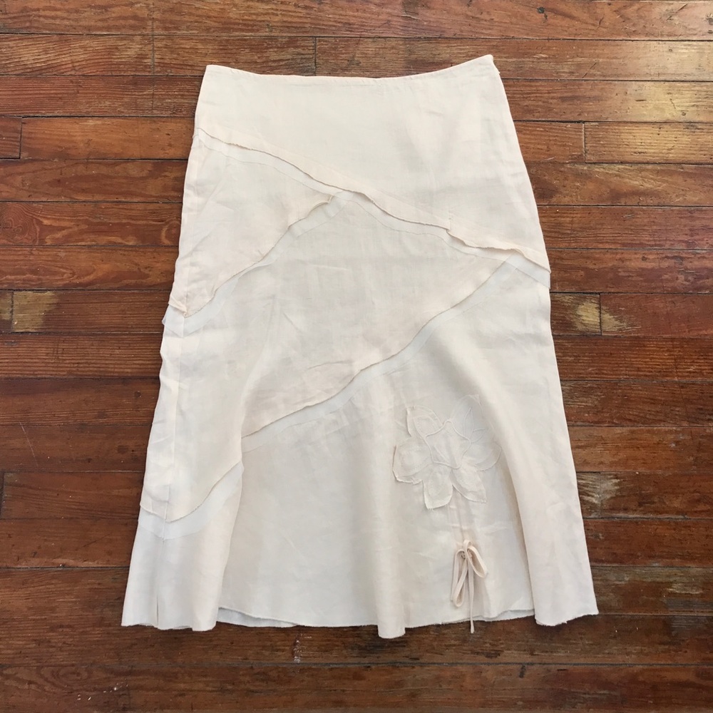 Dainty 💯% Linen Ivory Skirt w/ Detail Stitching